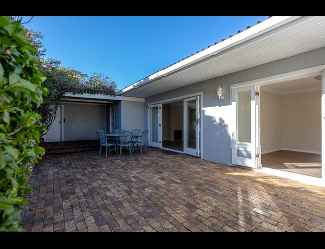 2 BEDROOM FREEHOLD TO LET IN NEWLANDS